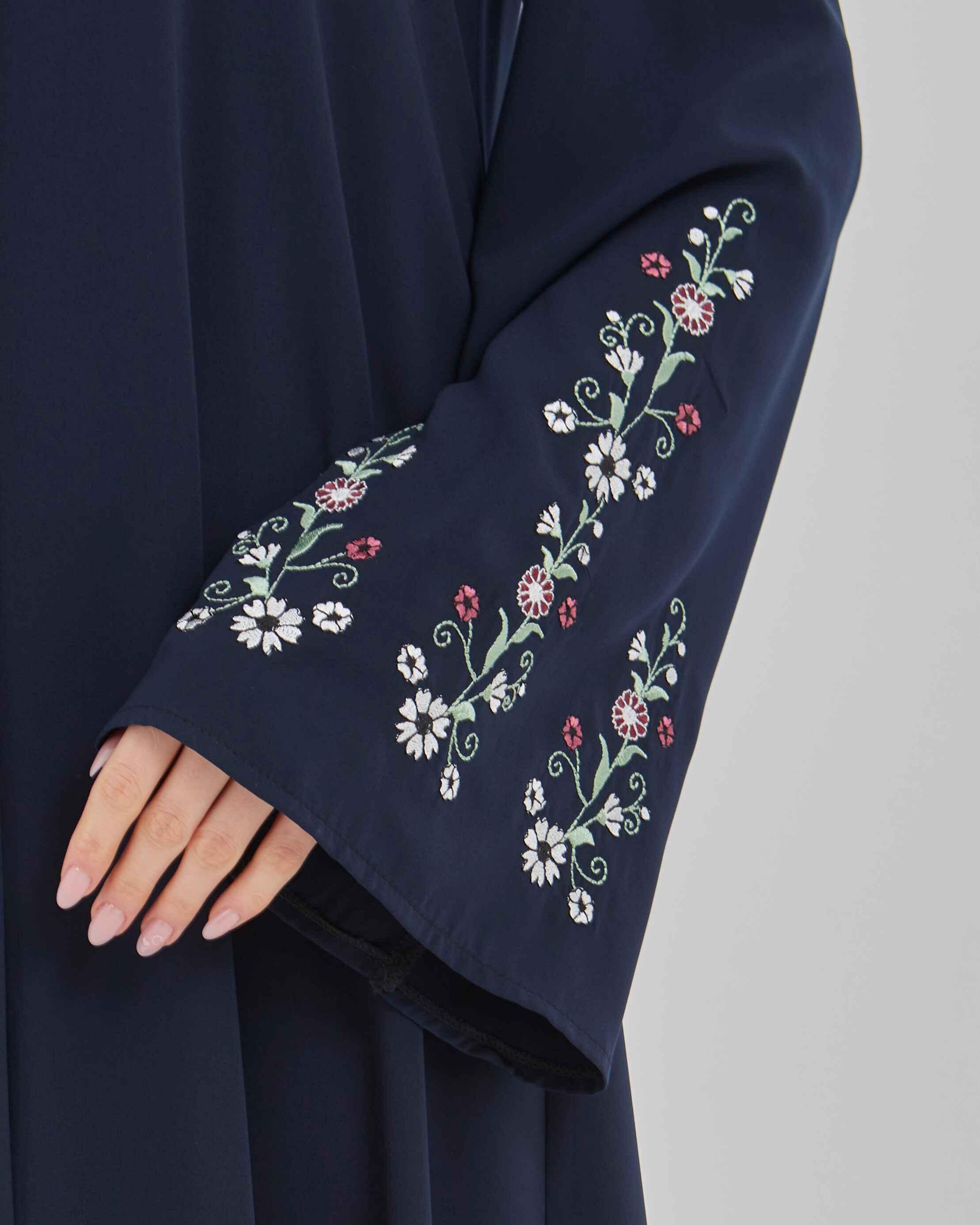 Kolları Çiçek Nakışlı Valon Kollu Ferace Lacivert | 202485
