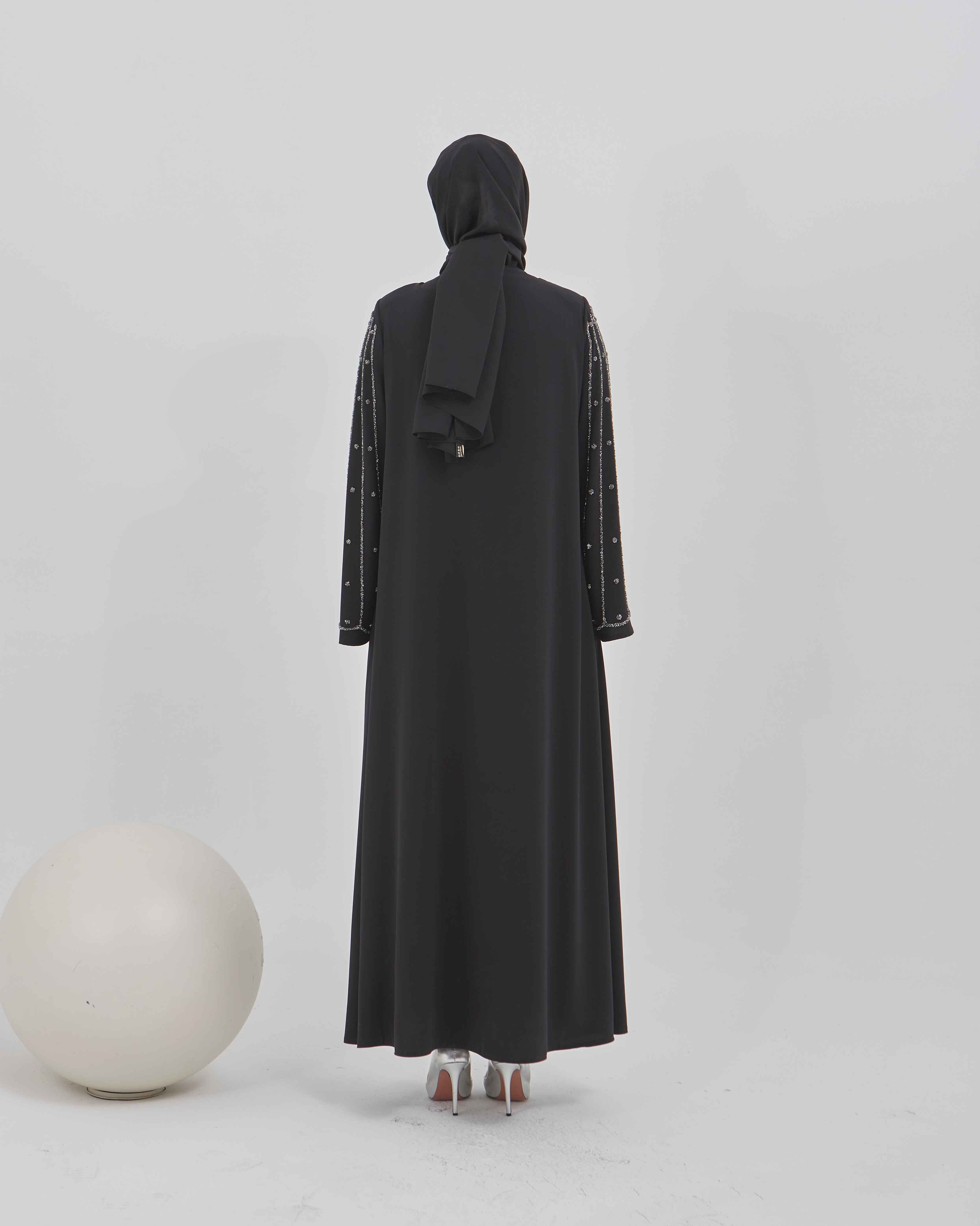 Kolları Yelpaze Desenli Taş İşlemeli Valon Kollu Ferace Siyah | 2024111