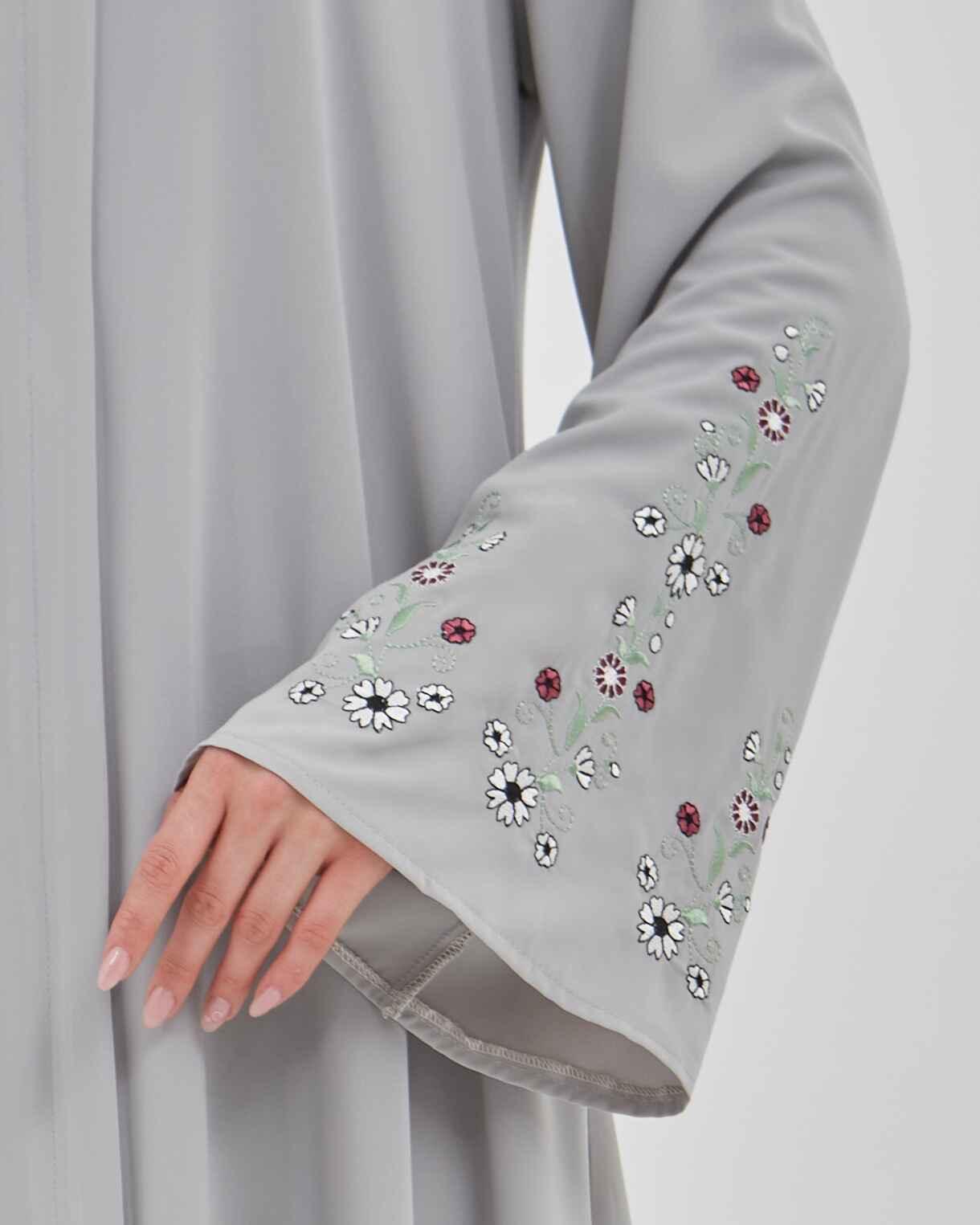 Kolları Çiçek Nakışlı Valon Kollu Ferace Gri | 2024824