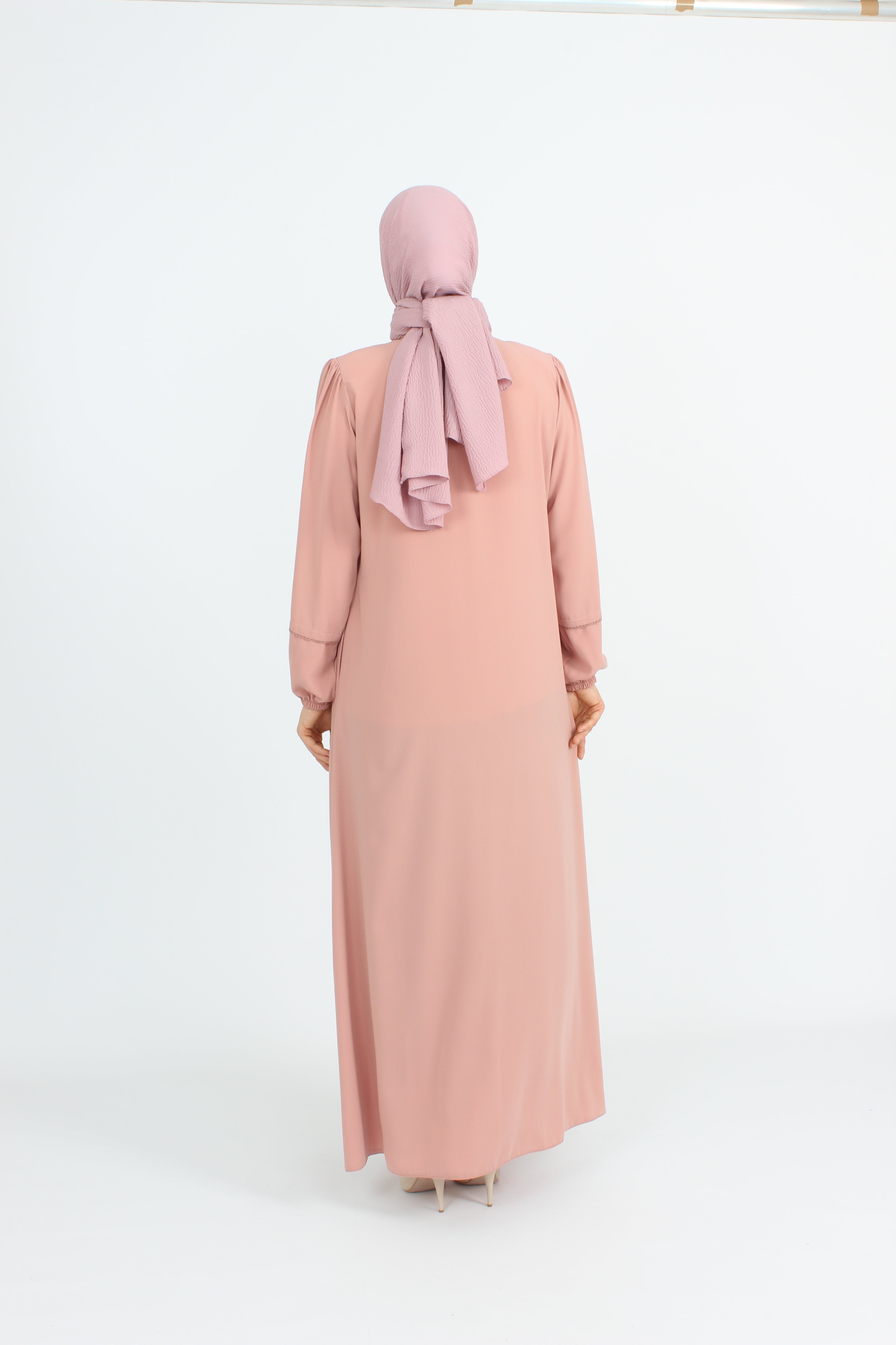 Önü ve Bilekleri Dantel İşlemeli Ferace Pembe | 21233
