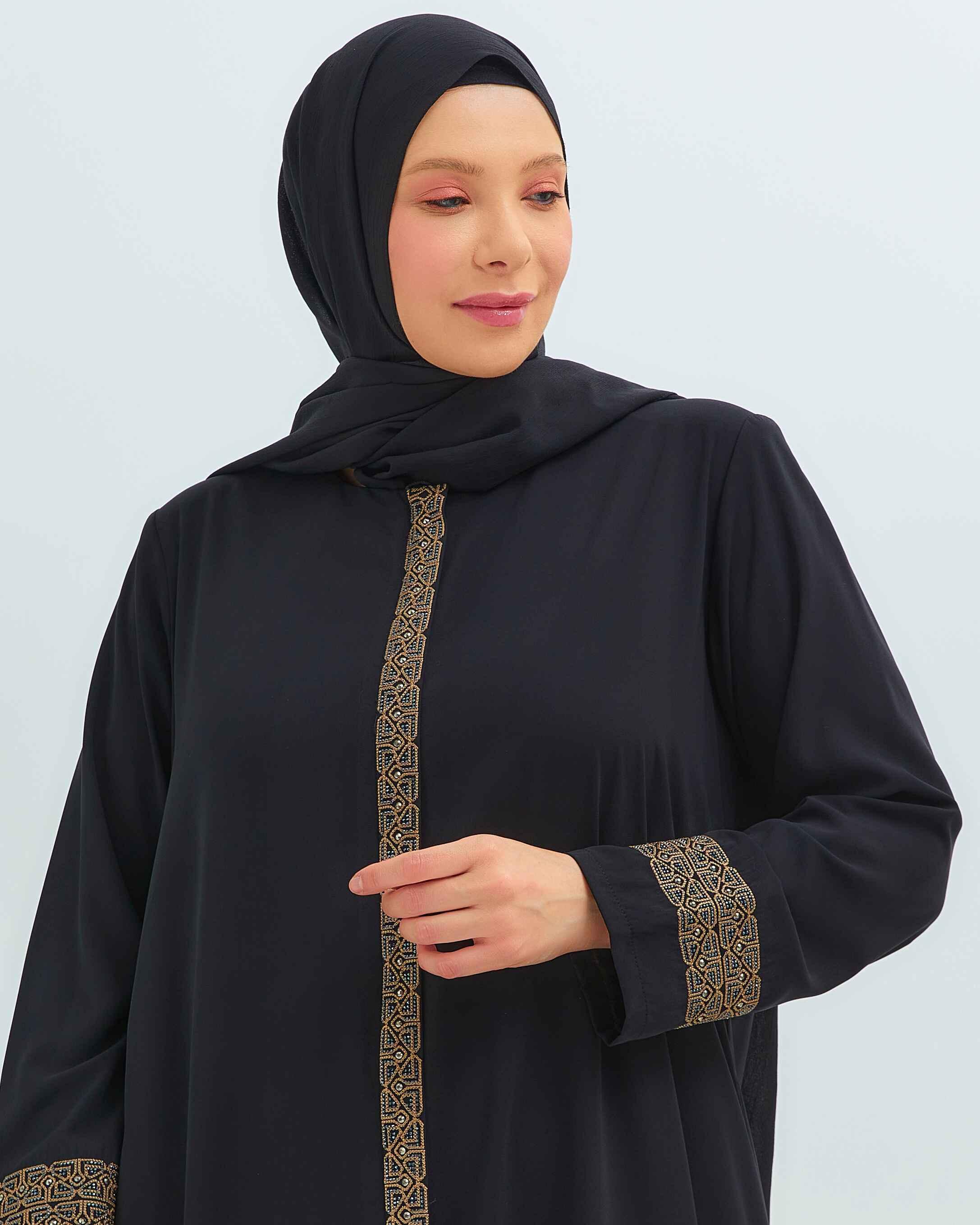 Önü Ve Bilekleri Nakışlı Büyük Beden Ferace Siyah | 204191