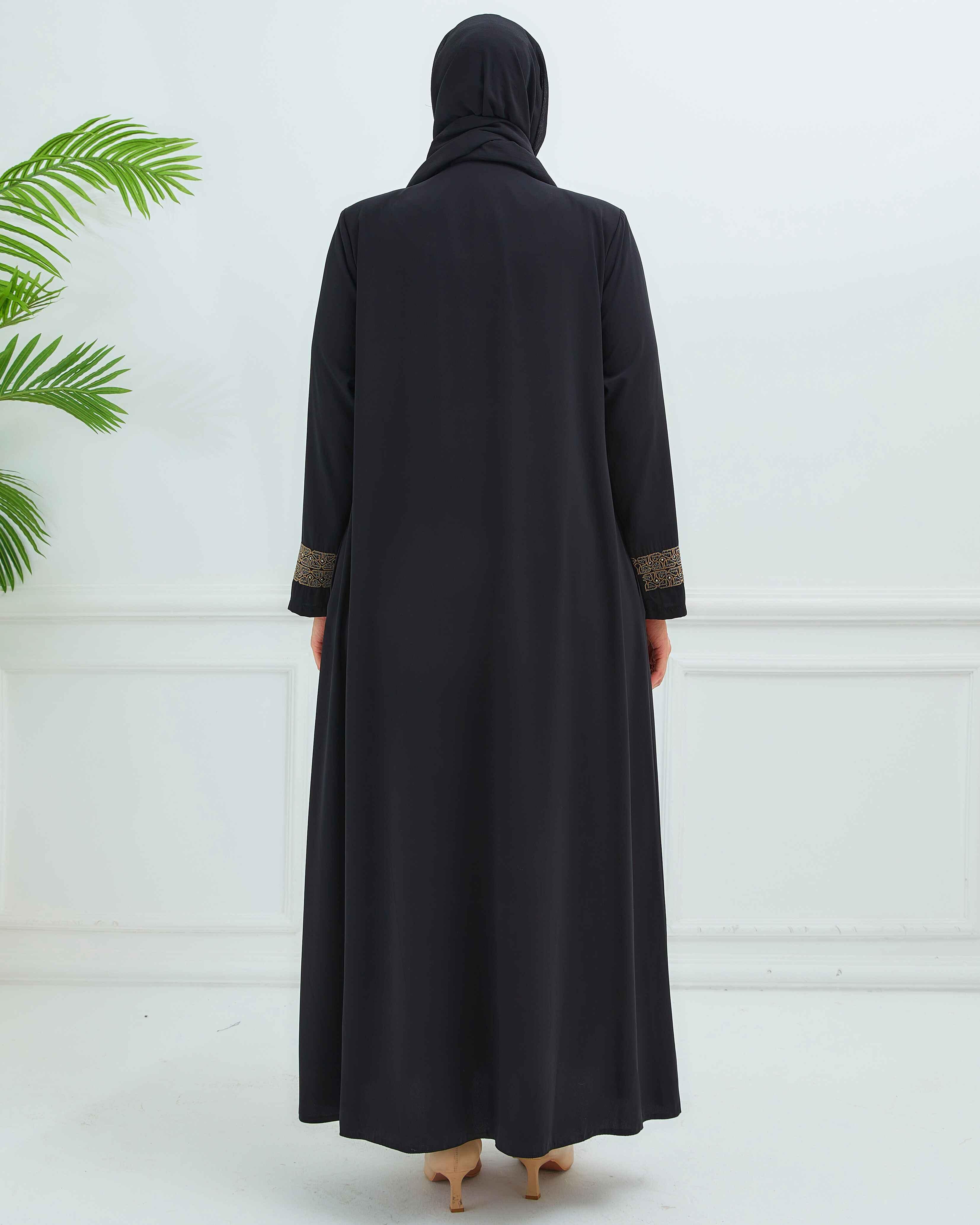 Önü Ve Bilekleri Nakışlı Büyük Beden Ferace Siyah | 204191