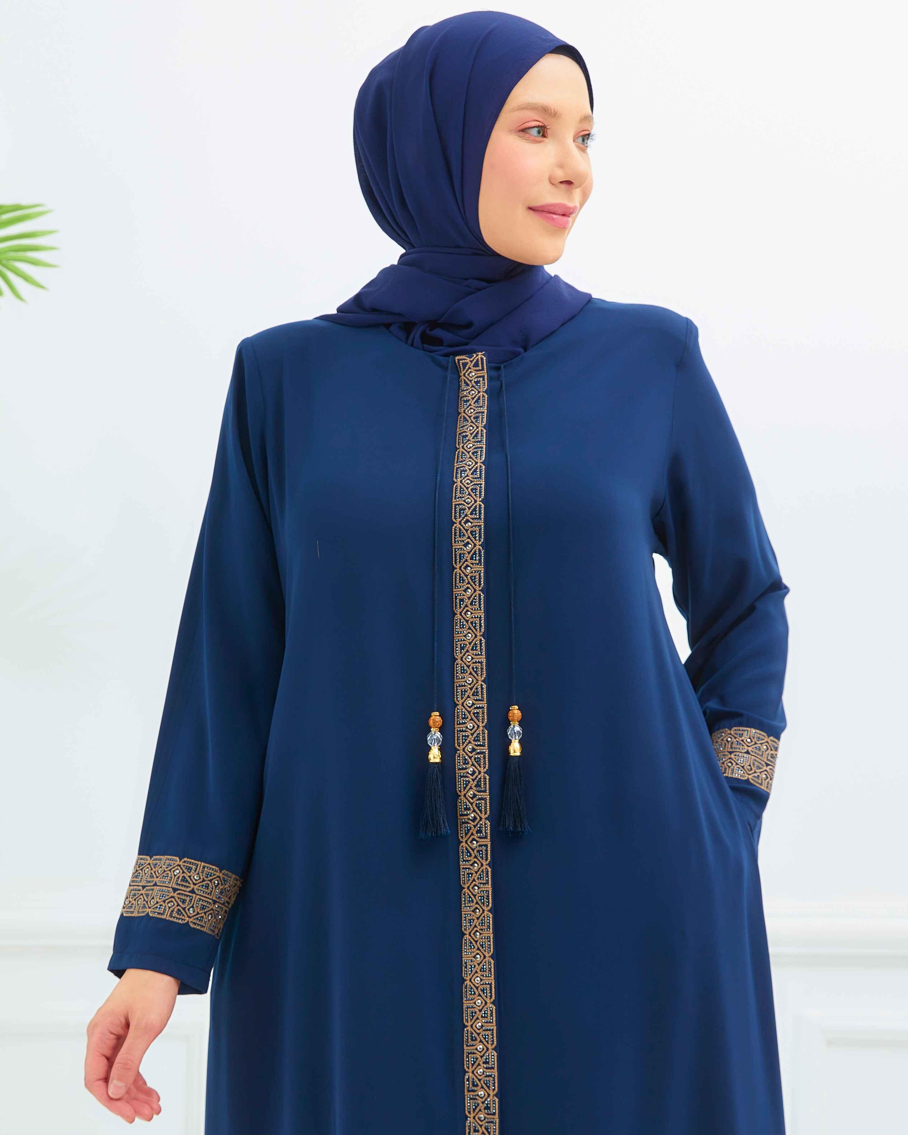 Önü Ve Bilekleri Nakışlı Büyük Beden Ferace Lacivert | 204195