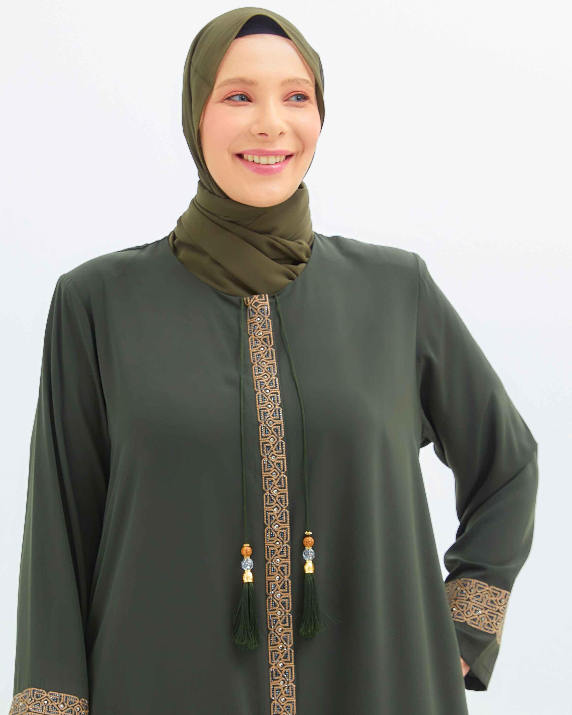 Önü Ve Bilekleri Nakışlı Büyük Beden Ferace Haki | 204199