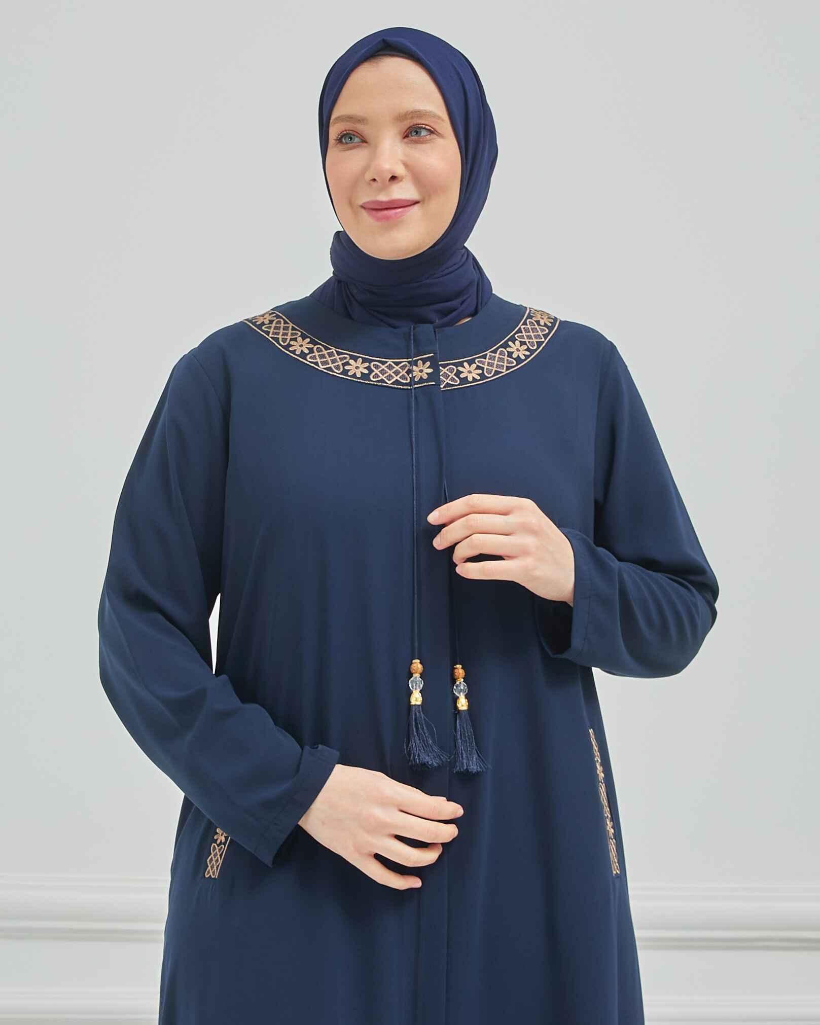 Önü Ve Cebi Nakışlı Büyük Beden Ferace Lacivert | 204165
