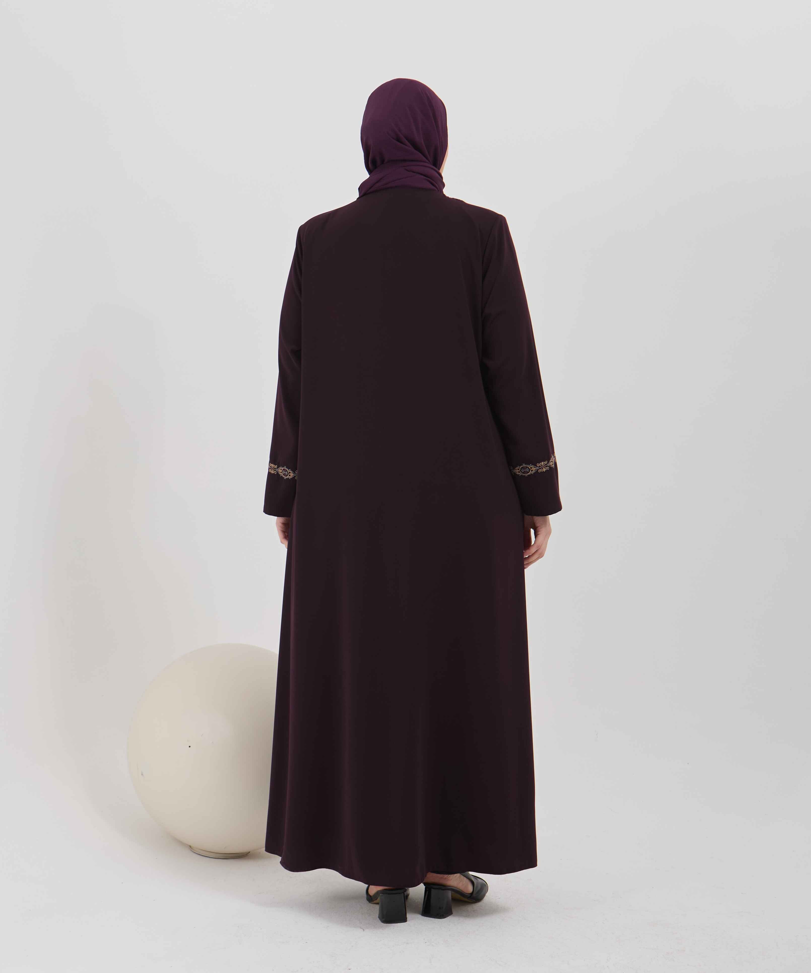 Önü Ve Bilekleri Zarif Nakışlı İşlemeli Büyük Beden Ferace Mürdüm  | 2041138