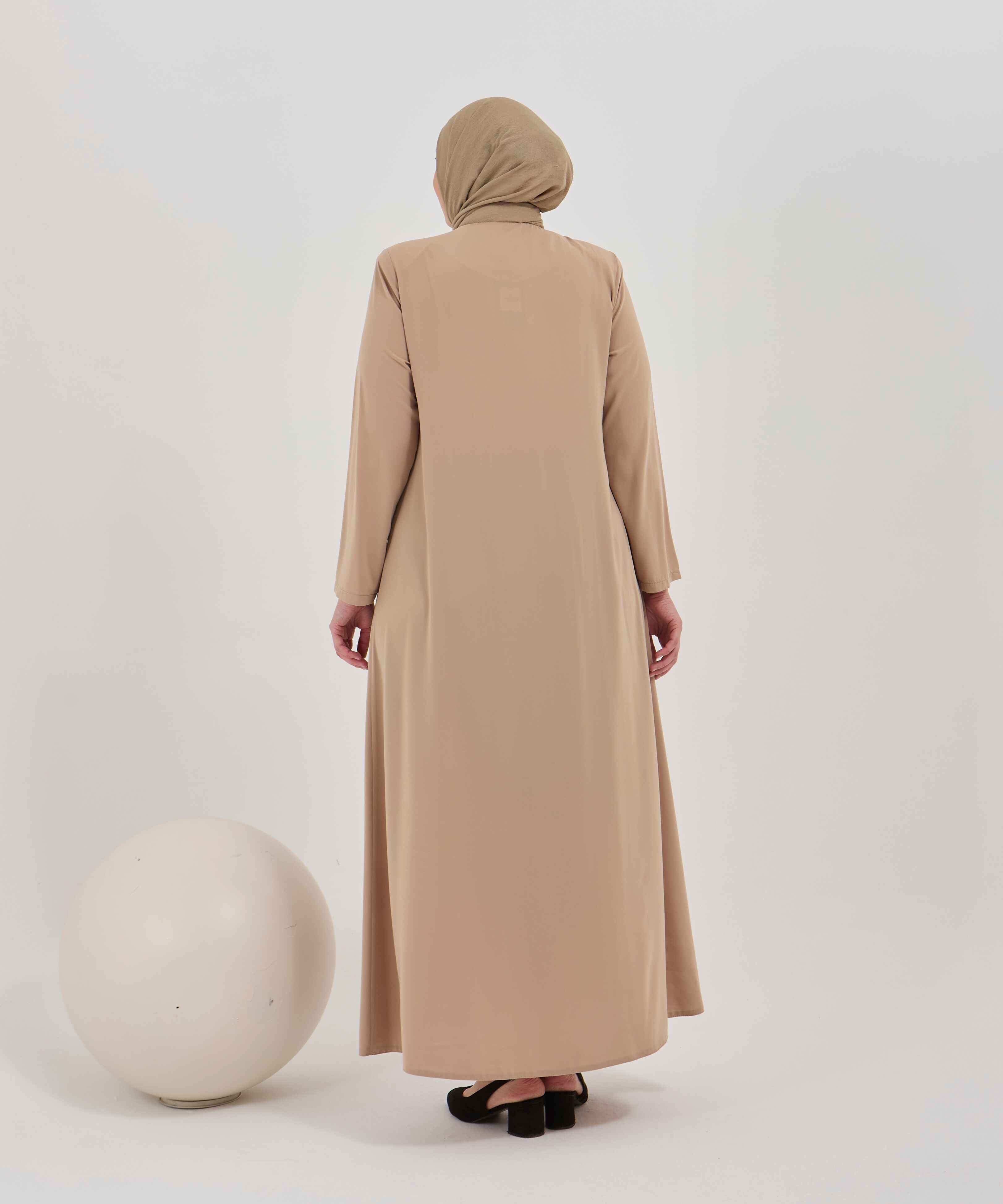 Önü Ve Cebi Zarif Nakış İşlemeli Büyük Beden Ferace Vizon|20411223