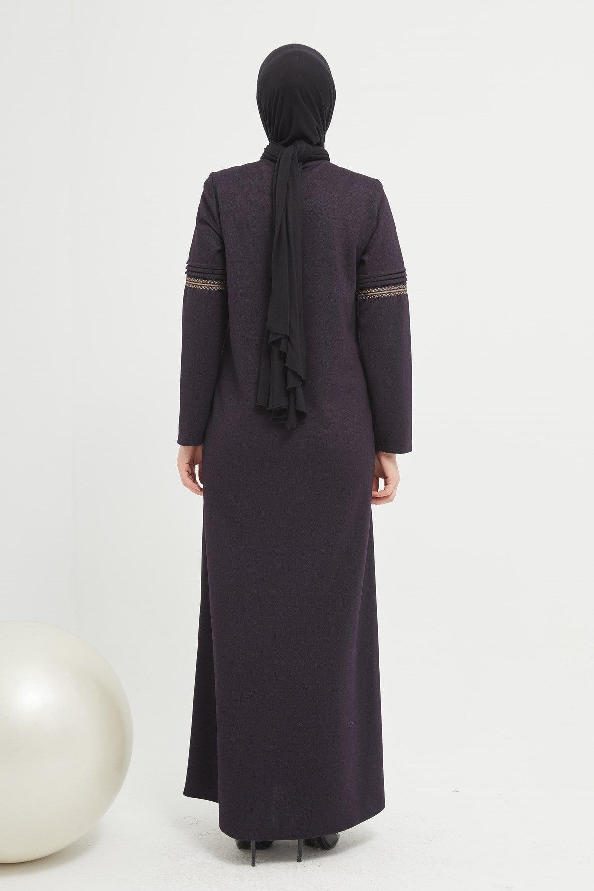 Önü ve Kolları Pileli ve Düğme Detaylı Kışlık Ferace Mürdüm | 2040K-8