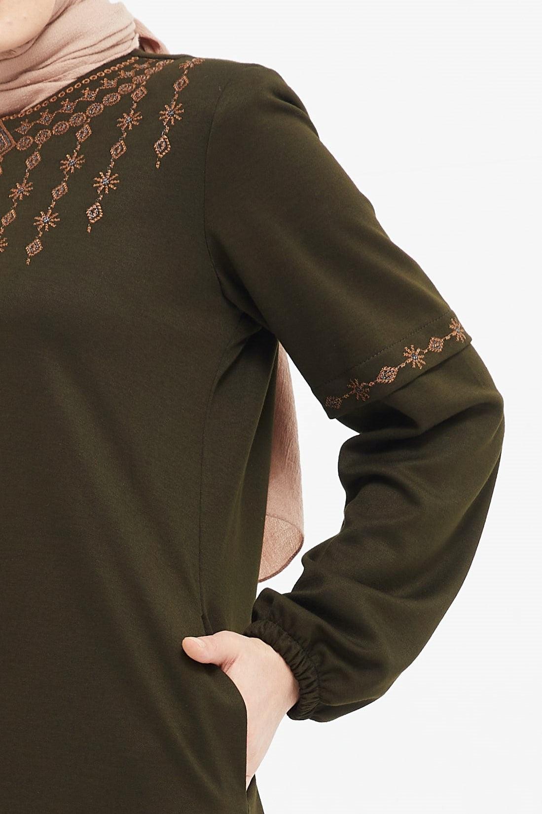 Önü Ve Dirsekleri Nakışlı Kışlık Ferace Haki | K2051-1-9