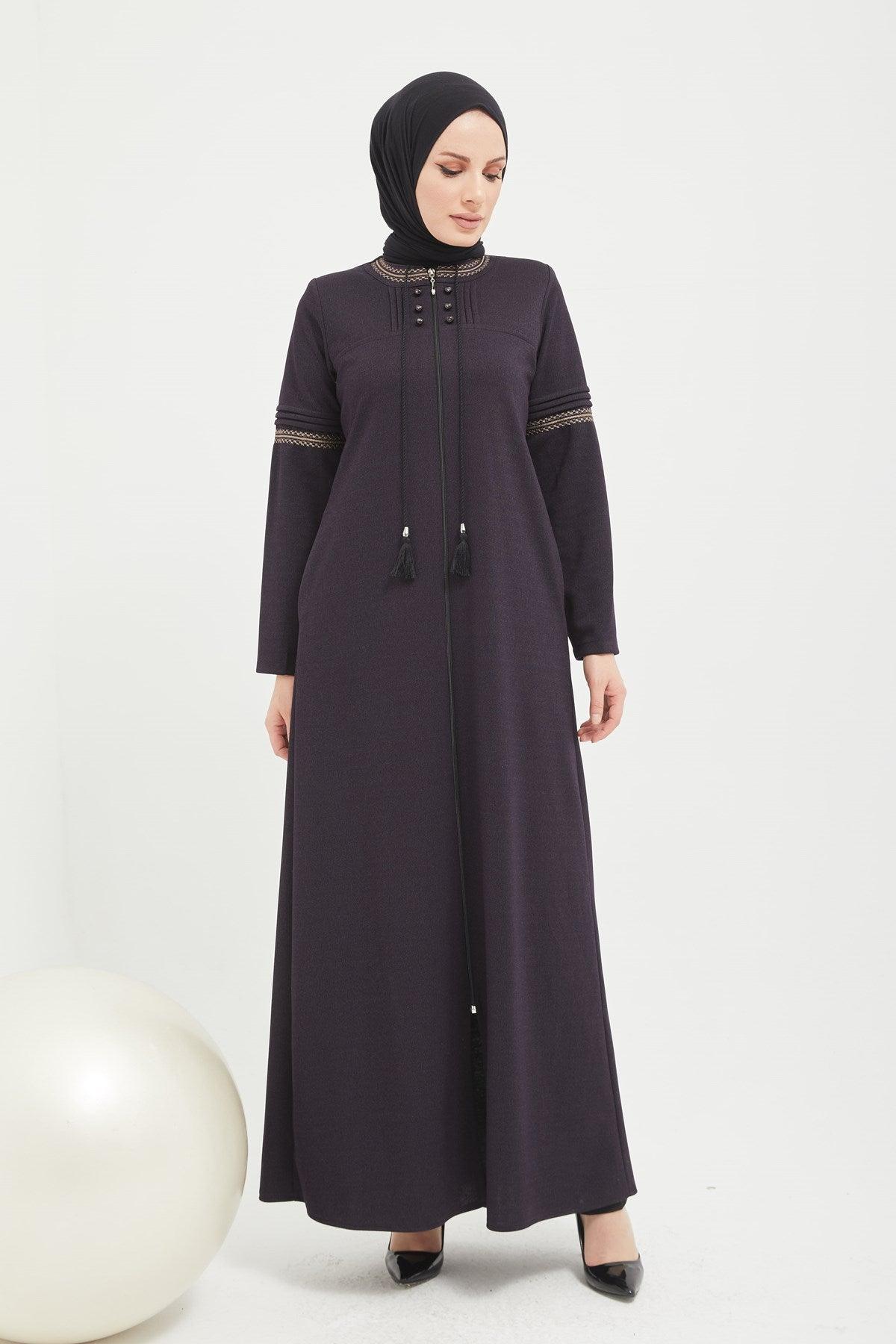 Önü ve Kolları Pileli ve Düğme Detaylı Kışlık Ferace Mürdüm | 2040K-8