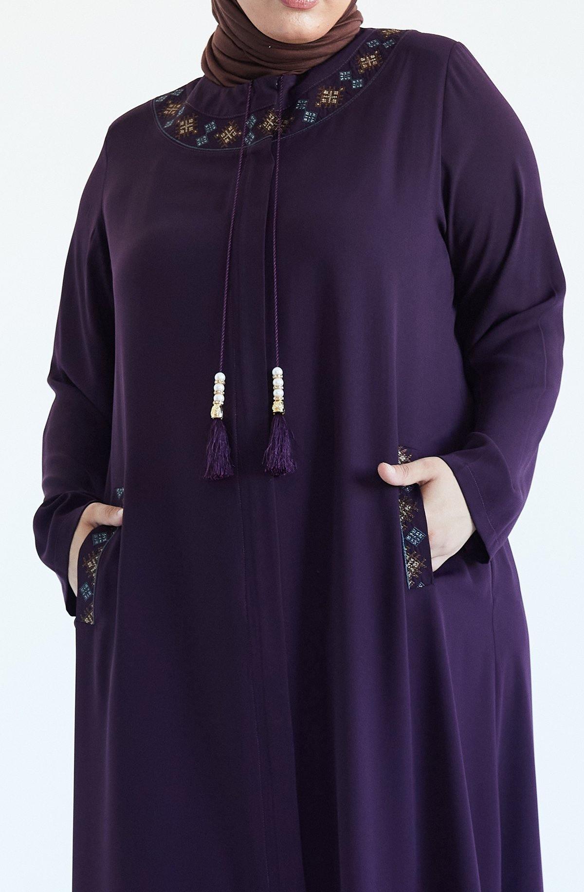 Yakası ve Cepleri Nakışlı Büyük Beden Ferace Mürdüm | 2041-8 - Modalale.com