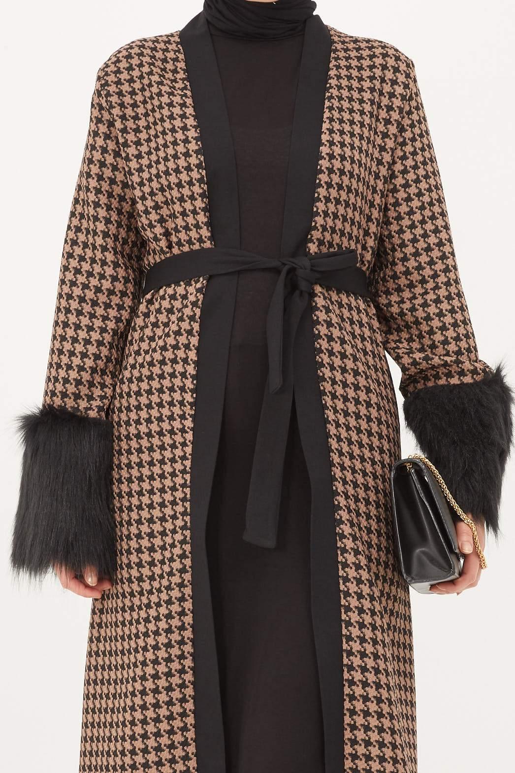 Kolları ve Etek  Kısmı Kürklü Kap Kahverengi | 9009-30 - MODALALE