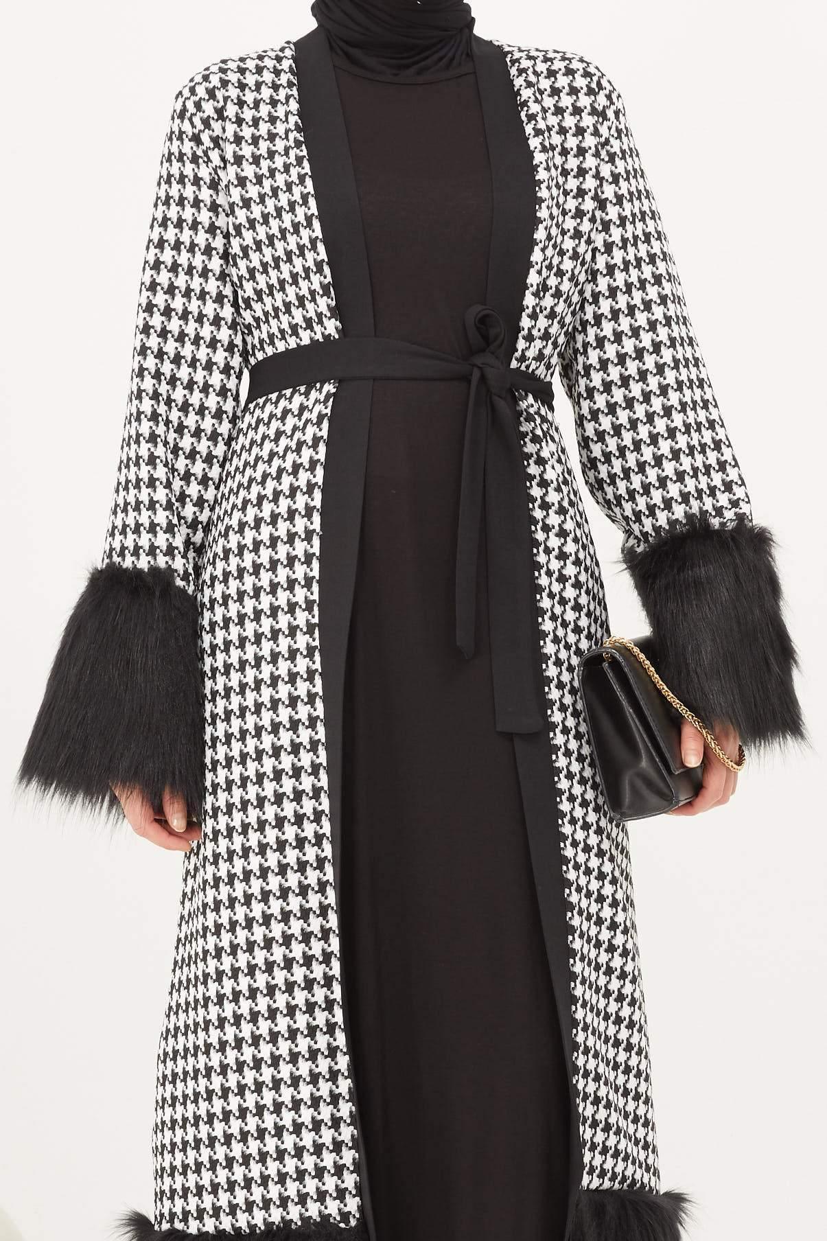 Kolları ve Etek Kısmı Kürklü Kap Siyah | 9009-1 - MODALALE