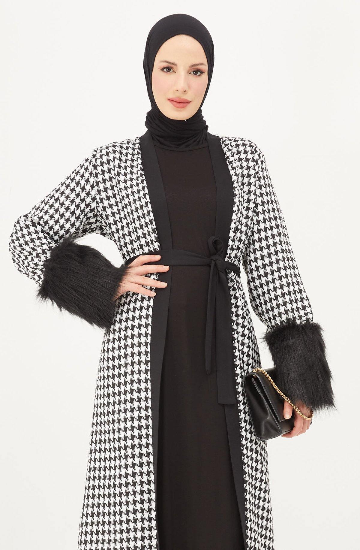 Kolları ve Etek Kısmı Kürklü Kap Siyah | 9009-1 - MODALALE