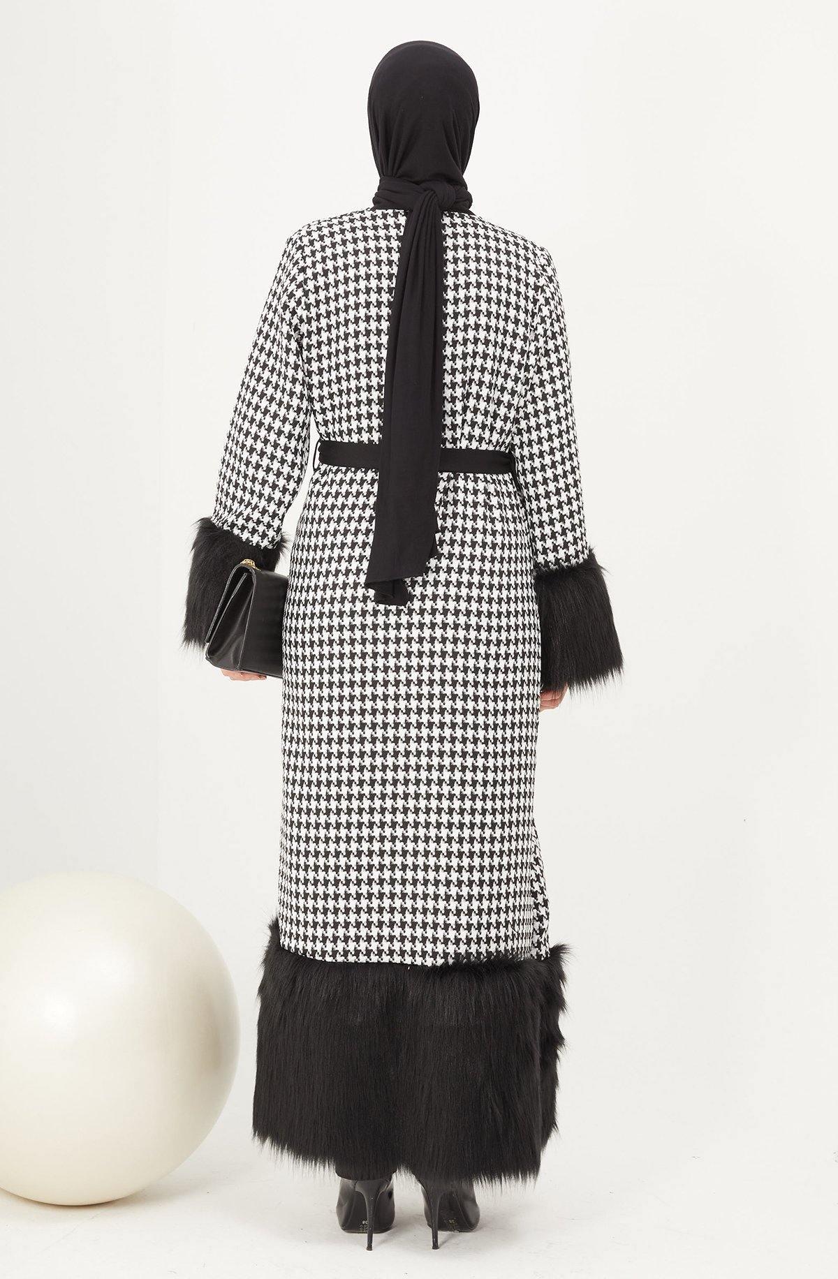 Kolları ve Etek Kısmı Kürklü Kap Siyah | 9009-1 - MODALALE