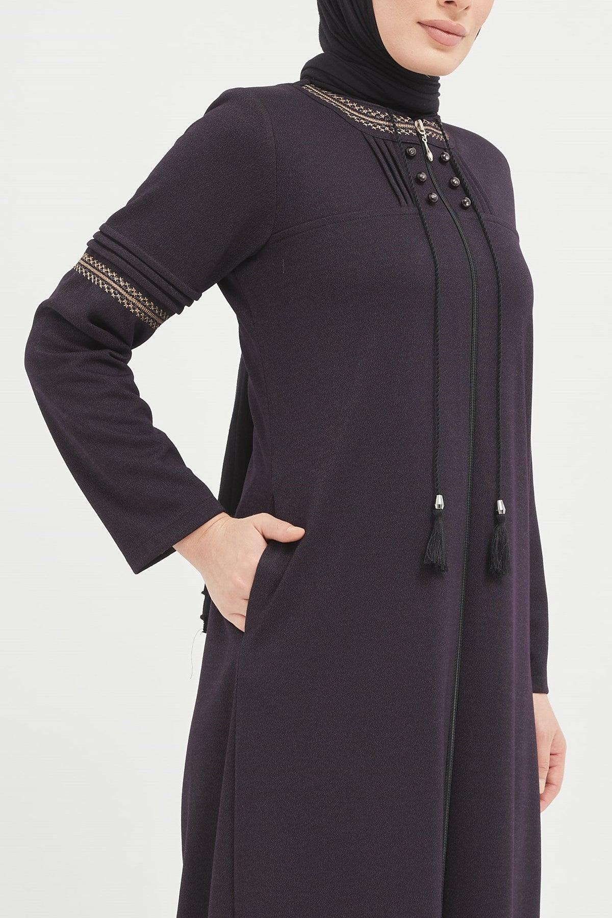 Önü ve Kolları Pileli ve Düğme Detaylı Kışlık Ferace Mürdüm | 2040K-8